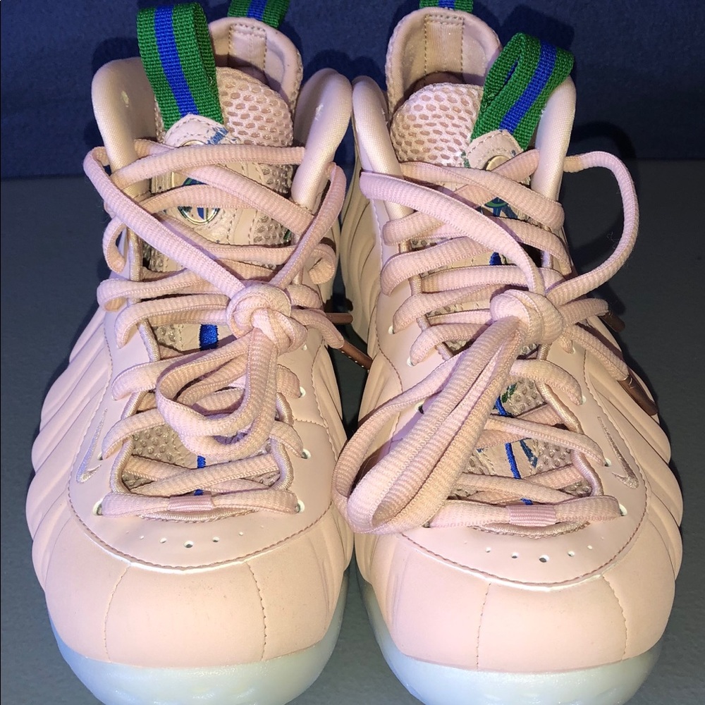 SOLD! never worn. women’s Nike Foamposites. size 8